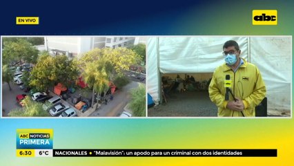 Familiares de internados soportan frío en albergues