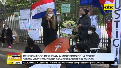 Pensionados repudian a ministros de la Corte