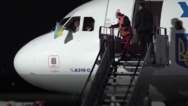 Zelensky to meet Irish president and address parliament during Dublin visit