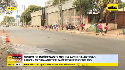 Grupo de indígenas bloquea Avenida Artigas