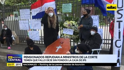 Pensionados repudian a ministros de la corte