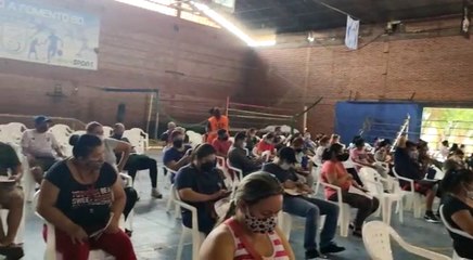 Abandonan mesas vacunatorias para almorzar, denuncian ciudadanos