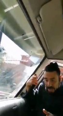 Pelea entre agente de PMT y conductor multado
