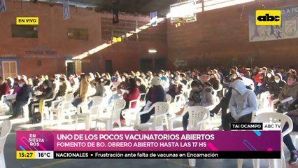 Uno de los pocos vacunatorios abiertos