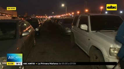 Trabajadores priorizados formaron fila desde tempranas horas