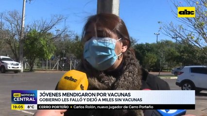 Jóvenes mendigaron por vacunas
