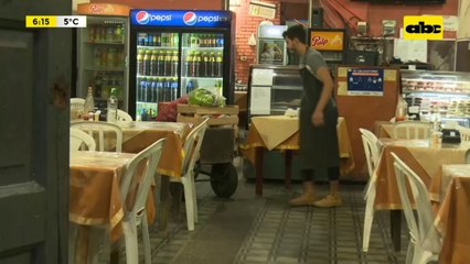 Suben los precios de los platos de comida en el Mercadito