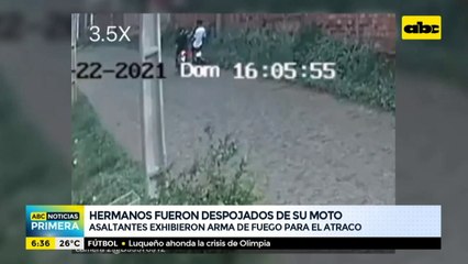 Hermanos fueron asaltados y despojados de una moto