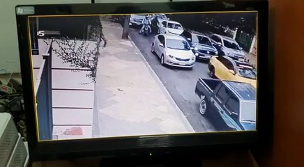 Motochorros asaltan y despojan de dinero y documentos a una estadounidense