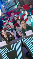 ¡Muerto por su familia, renace con un sistema divino! Corta a los traidores y aplasta a todos!