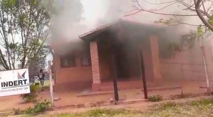 Queman también oficinas públicas en Yasy Cañy