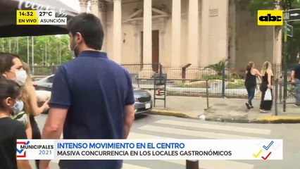 Intenso movimiento en el microcentro de Asunción
