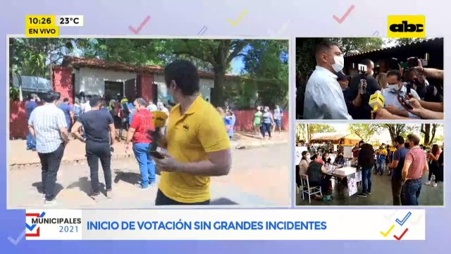 Afiches, calcomanías y propaganda política en inmediaciones de local de votación en San Lorenzo