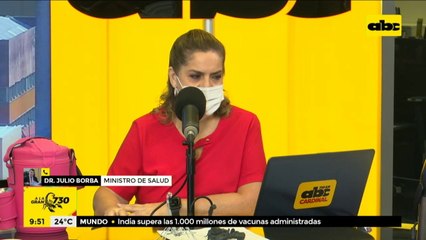 Ministro de Salud negocia por más vacunadas, mientras cifra de inmunizados avanza muy lentamente
