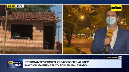 Estudiantes exigen refacciones al Ministerio de Educación y Ciencias