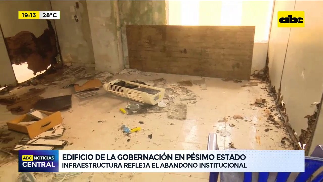 Edificio de la Gobernación de Central en estado deplorable