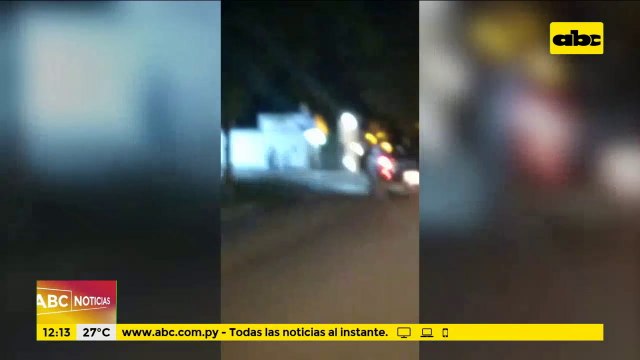 Conductor atropelló a vehículos y huyó del lugar