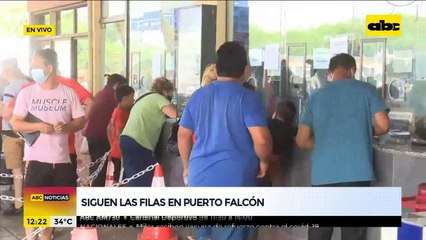 Siguen las largas filas en Puerto Falcón