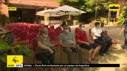 Vacunatorios vuelven a llenarse con tercera dosis