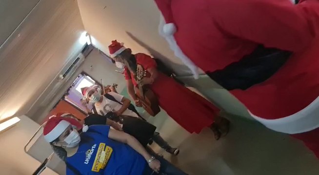 Villancicos y regalos de Navidad en Encarnación