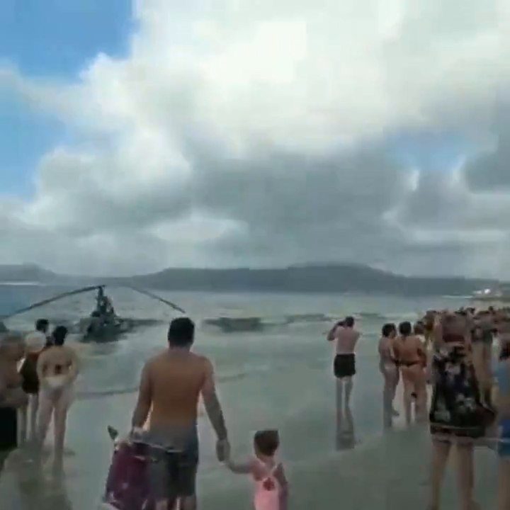 Brasil: cayó un helicóptero con tres personas a bordo en una playa de Florianópolis