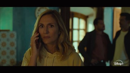 Camille Chamoux dans Ghosts : Fantômes en héritage - Bande-annonce de la série Disney+ (vf)