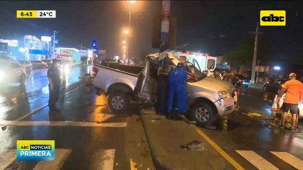 Violento choque dejó al chofer con fracturas