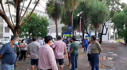 Familiares de internados cierran acceso en IPS ingavi
