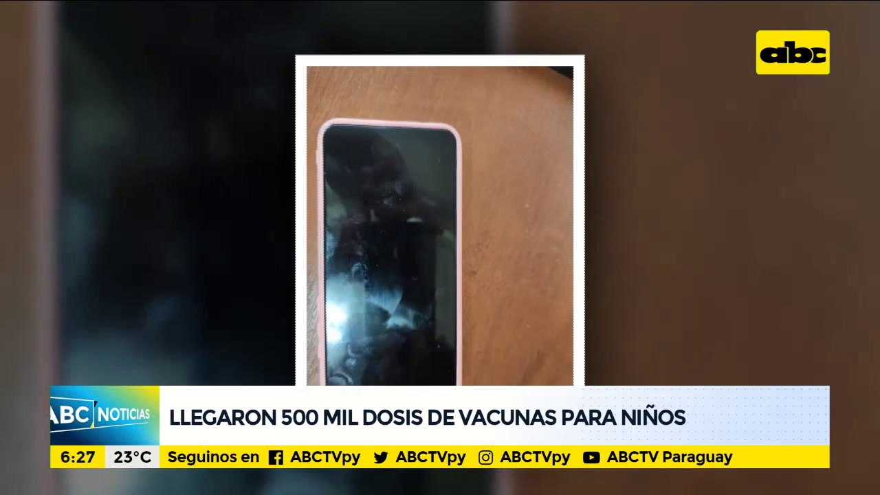 Detienen a dos mujeres por robo de celular en el mercado 4