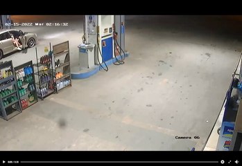 Limpio: Terrible agresión de un hombre a una mujer en una estación de servicios