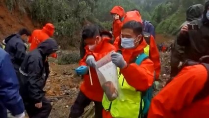 Hallan Caja Negra De Avión Chino