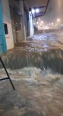 Raudal inunda comercio en zona del fallido metrobús