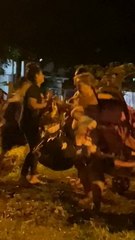 Enfrentamiento entre vecinos e invasores en Villa Elisa 1