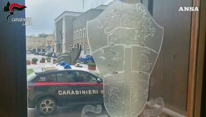 Da' fuoco a due auto della Polizia locale, arrestato un 40enne