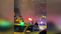 Beyoğlu’nda Taksi Alev Alev Yandı: 3 Yolcu Son Anda Kurtuldu