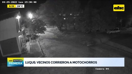 Vecinos corrieron a motochorros en Luque