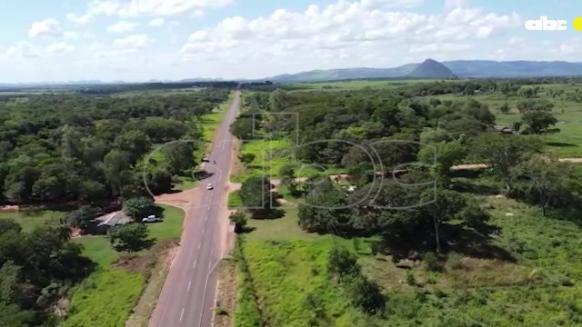 Así quedó la camioneta de militares atacada con bomba en Yby Yaú