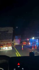 Colisão traseira com carreta deixa um morto e quatro feridos na BR-135