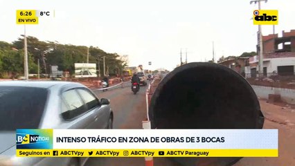 Intenso tráfico en zona de obras de Tres Bocas