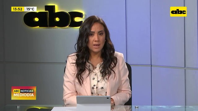 Joven vende sopa para costear sus estudios