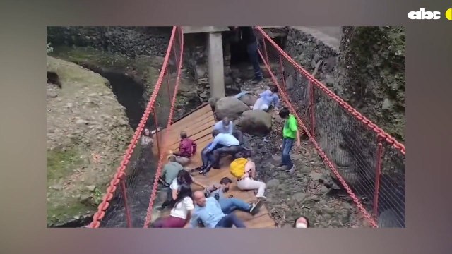 Caída de puente colgante en México