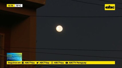 Caño roto en pleno microcentro de Asunción