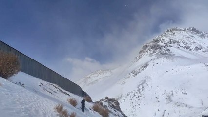 Siguen varados los camiones en la Cordillera de los Andes