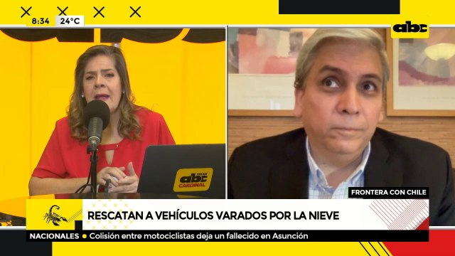 Rescatan a vehículos varados por la nieve