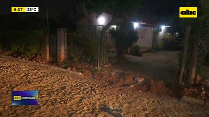 En violento asalto llevaron una camioneta