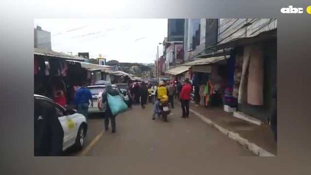 Ciudadanos escrachan a Santiago Peña y a su comitiva en CDE