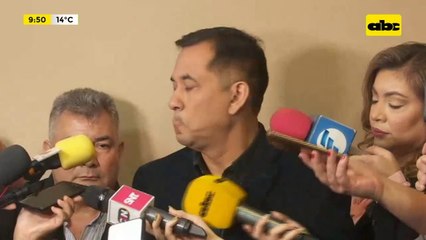 Hugo Velázquez se aferra al cargo