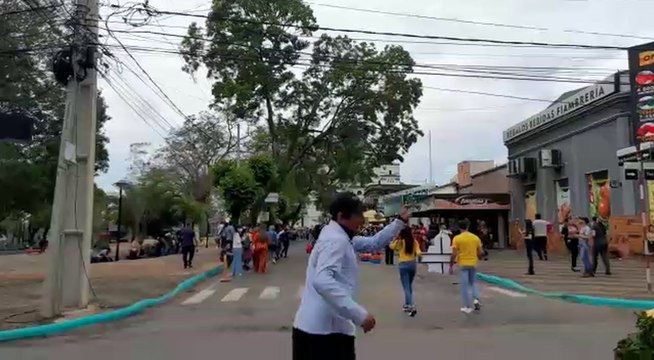 Celebran la llegada de la primavera con desfile de carrozas en Caacupé