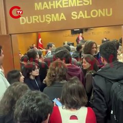 Tahliye kararı adliyede alkışlarla karşılandı.