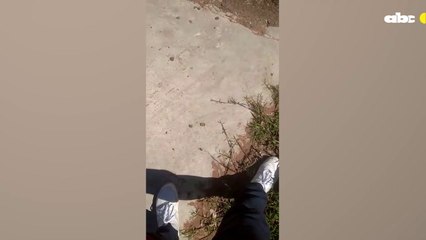 Un semáforo cayó encima de un motociclista en Caacupé